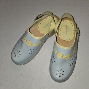 Hanna Andersson Girls Leather Clogs Blue Yellow Floral EU 34 US 2.5